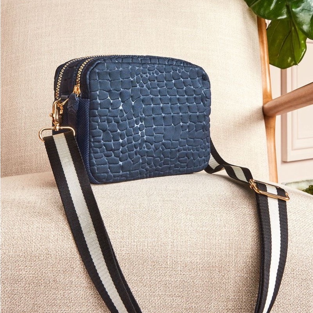 Stella & Dot crush it camera bag